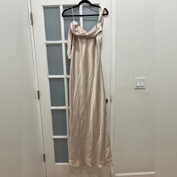 Fame & Partners Evening/Bridesmaid Gown - Picture 4 of 4